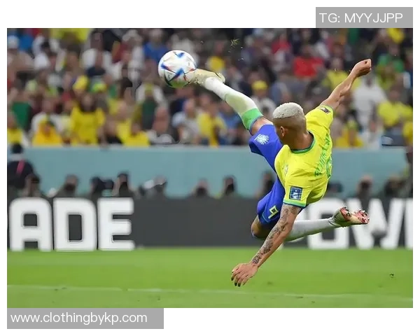 英超激战：AC米兰逆袭拜仁全场沸腾战术解析尽显精彩